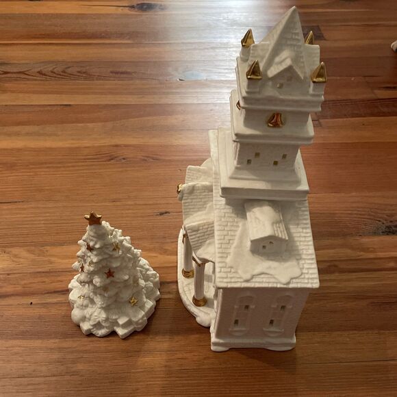 White Porcelain Lighted Church Gold Trim Christmas Carolers Tree 6 pc Set - Picture 10 of 13